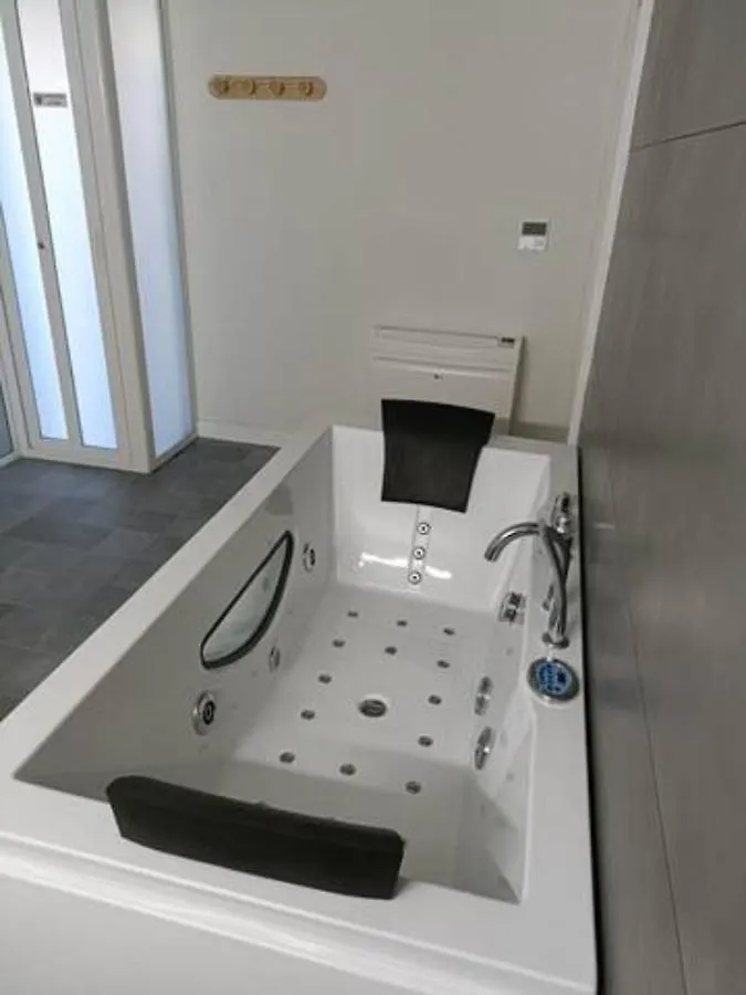Domus Iole Appartamento Nel Centro Storico カターニア アパート